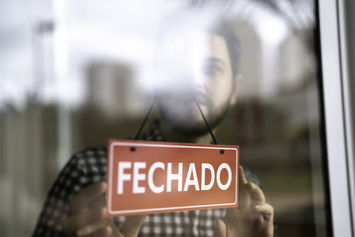 Sem eventos, consumidor não compra roupa e sapato; queda nas vendas é de mais de 40%