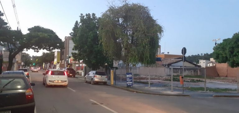 O centro comercial de Pedro Leopoldo continua na rua Principal, mas… é mais