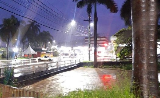 Nunca choveu tanto em trinta anos na região metropolitana. Acompanhe as atualizações