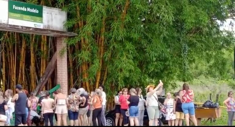 Turistas são impedidos de visitar a Fazenda Modelo