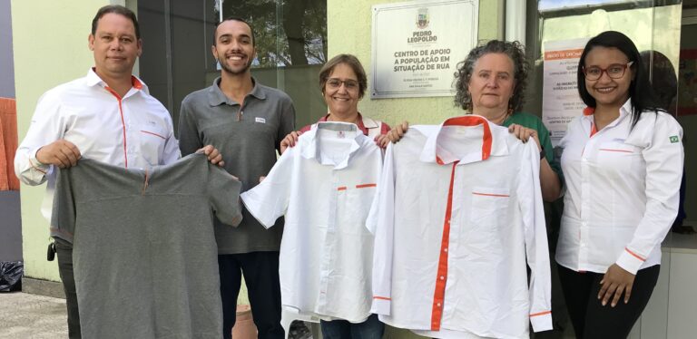 DVG Grupo doa uniformes administrativos à população de rua