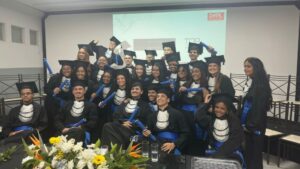 Alunos da EFG-FPL celebram Colação de Grau